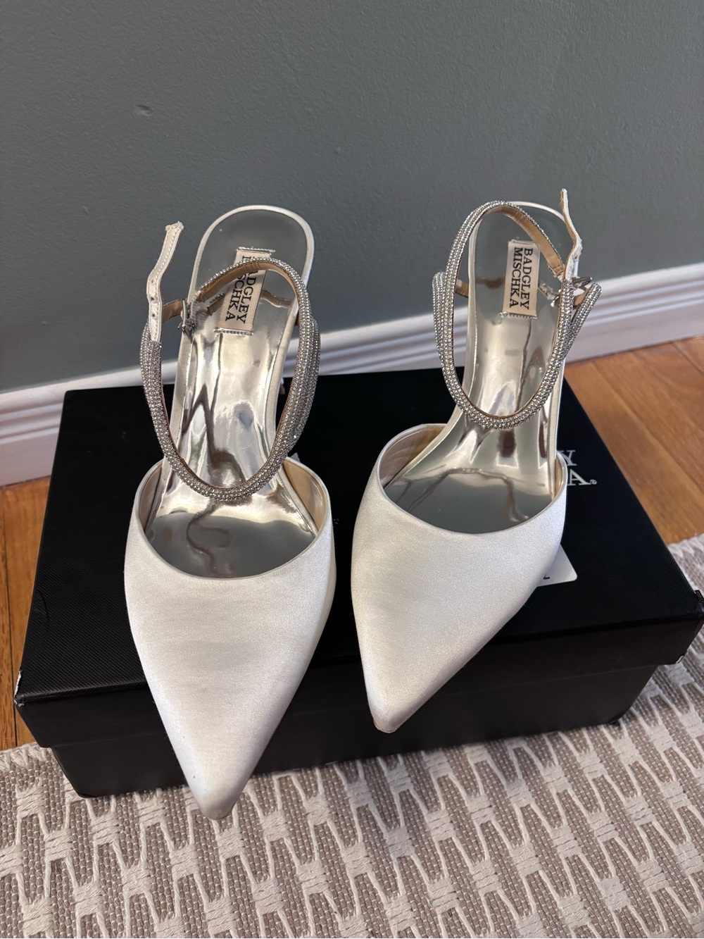 Badgley Mischka White Satin Pointed Toe Heels